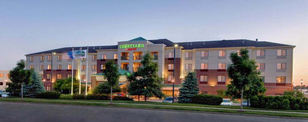 Courtyard by Marriott Madison East Main image 1